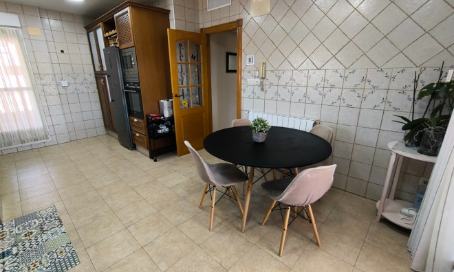 Herverkoop - Villa -
Cartagena