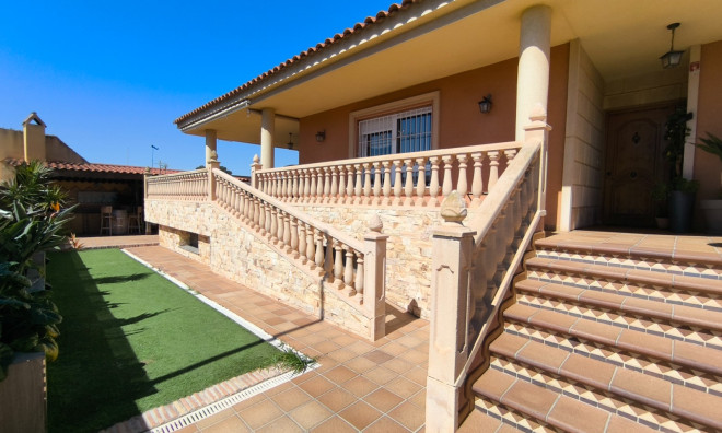 Segunda mano - Villa -
Cartagena