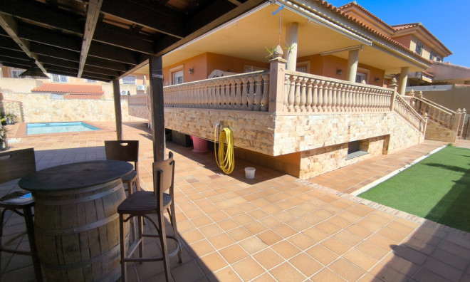 Herverkoop - Villa -
Cartagena