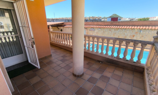 Herverkoop - Villa -
Cartagena