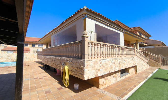 Herverkoop - Villa -
Cartagena