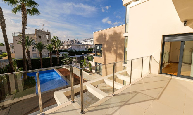 Nieuwbouw Woningen - Villa -
Torrevieja