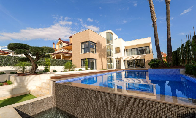 Nieuwbouw Woningen - Villa -
Torrevieja