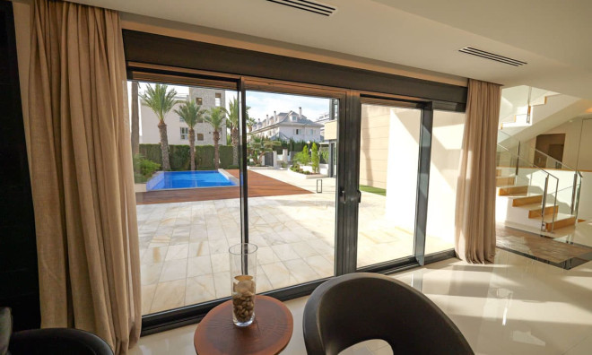 Nieuwbouw Woningen - Villa -
Torrevieja