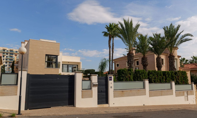 Nieuwbouw Woningen - Villa -
Torrevieja