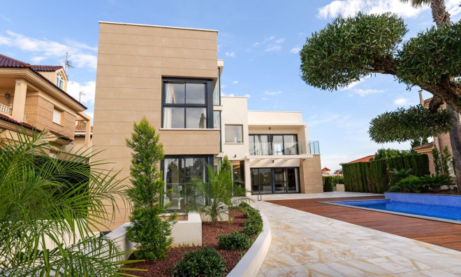 Nieuwbouw Woningen - Villa -
Torrevieja