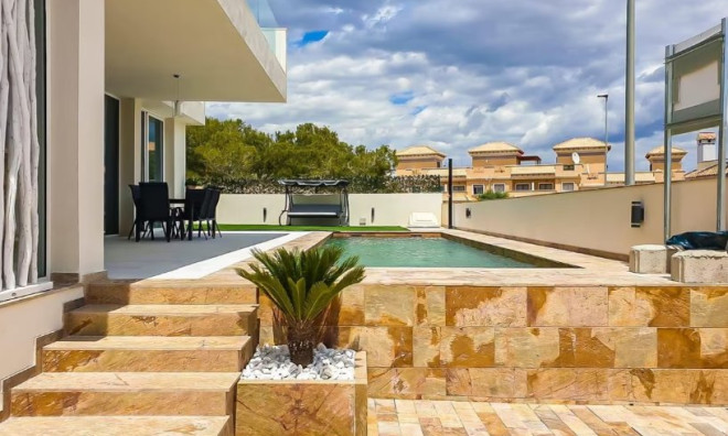 Obra nueva - Villa / Semi pareado -
Orihuela