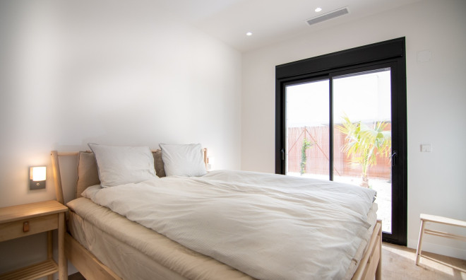 Obra nueva - Villa -
Montesinos