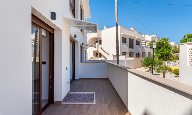 Nybyggnation - Bungalow -
Torrevieja