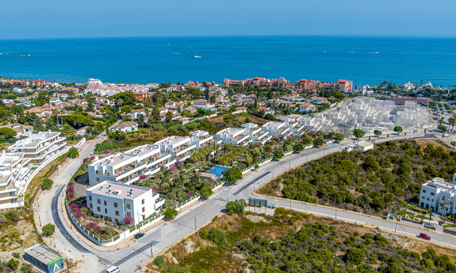 Obra nueva - Ático -
Estepona