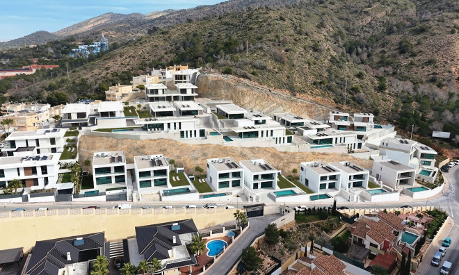 Obra nueva - Villa -
Benidorm