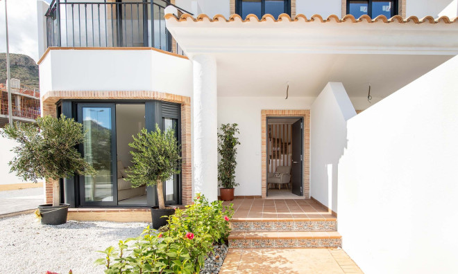 New Build - Villa / Semi semi-detached -
Cox