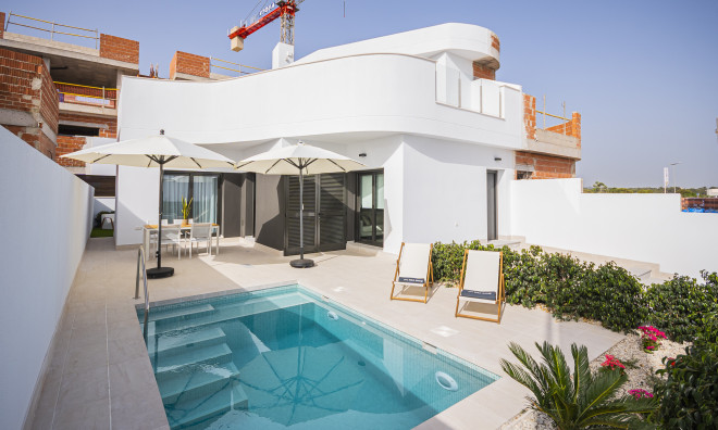 Nieuwbouw Woningen - Villa / Halfvrijstaand -
Torrevieja
