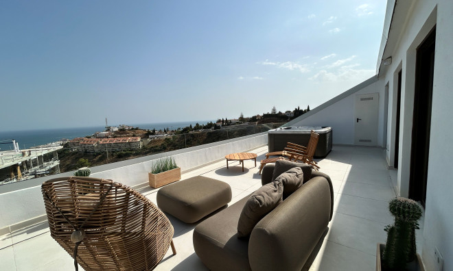 Obra nueva - Ático -
Fuengirola