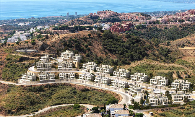 Obra nueva - Villa / Semi pareado -
Mijas