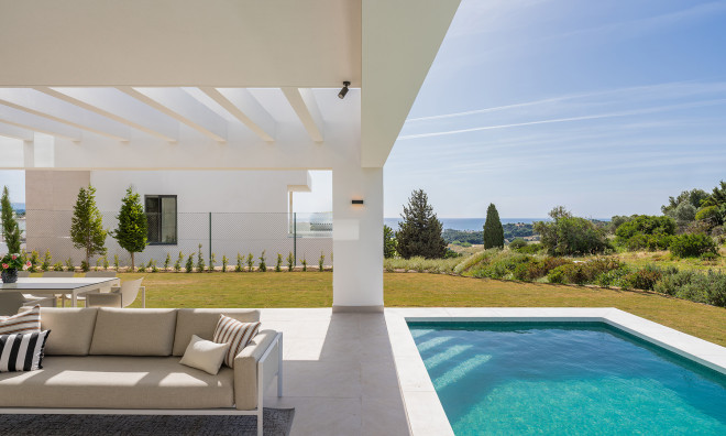 Obra nueva - Villa -
Estepona