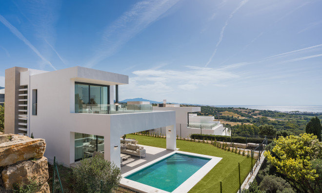 Obra nueva - Villa -
Estepona
