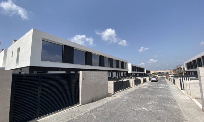 Nieuwbouw Woningen - Villa / Halfvrijstaand -
Gran Alacant