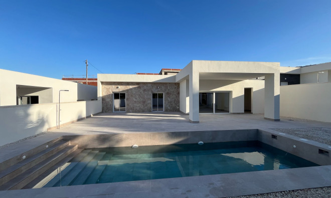 New Build - Villa / Semi semi-detached -
La Romana