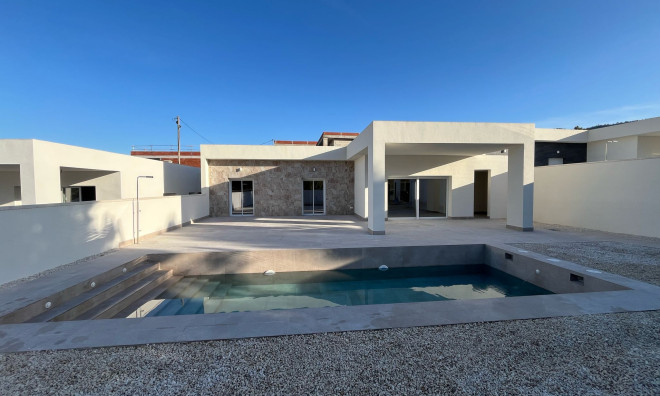 New Build - Villa / Semi semi-detached -
La Romana