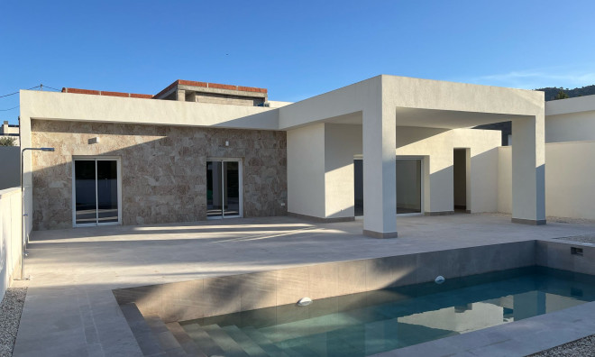 New Build - Villa / Semi semi-detached -
La Romana