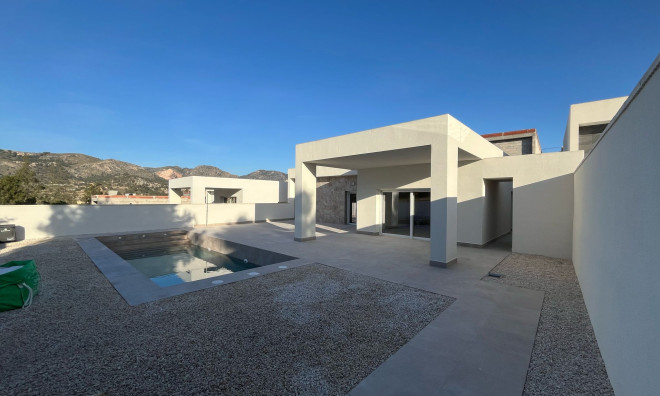 New Build - Villa / Semi semi-detached -
La Romana