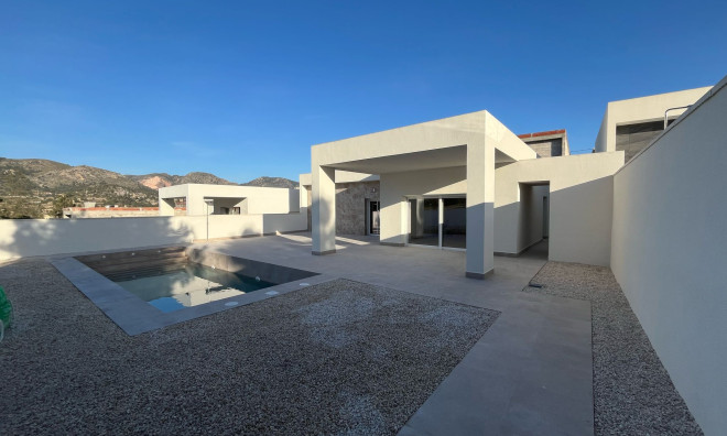 New Build - Villa / Semi semi-detached -
La Romana