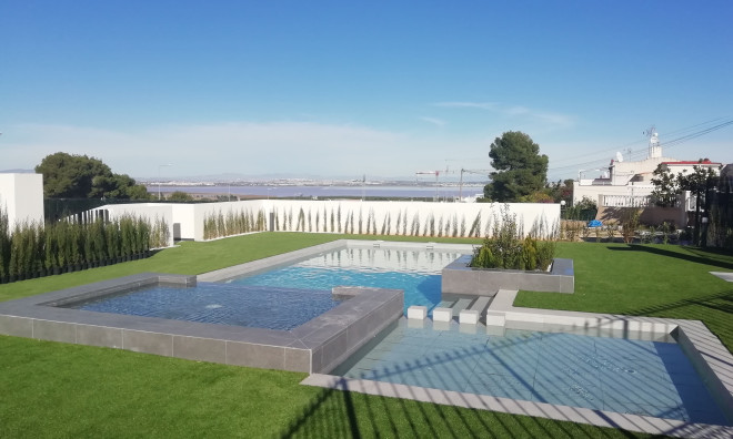 Новое здание - Бунгало -
Torrevieja