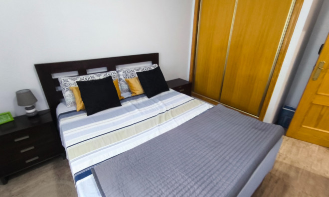 Revente - Appartement -
Los Montesinos