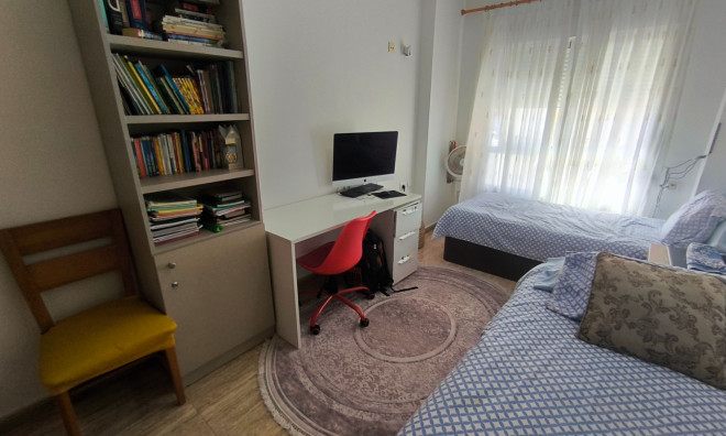 Revente - Appartement -
Los Montesinos